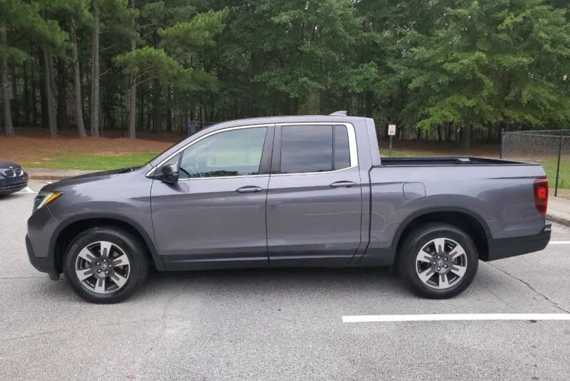 2017 Honda Ridgeline RTL-T photo 1