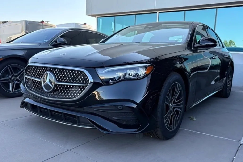 2026 Mercedes Benz E 350 4MATIC Sedan photo 1