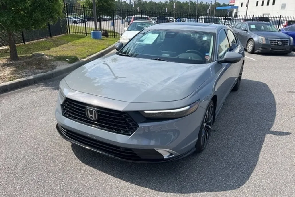 2024 Honda Accord Hybrid Touring photo 1