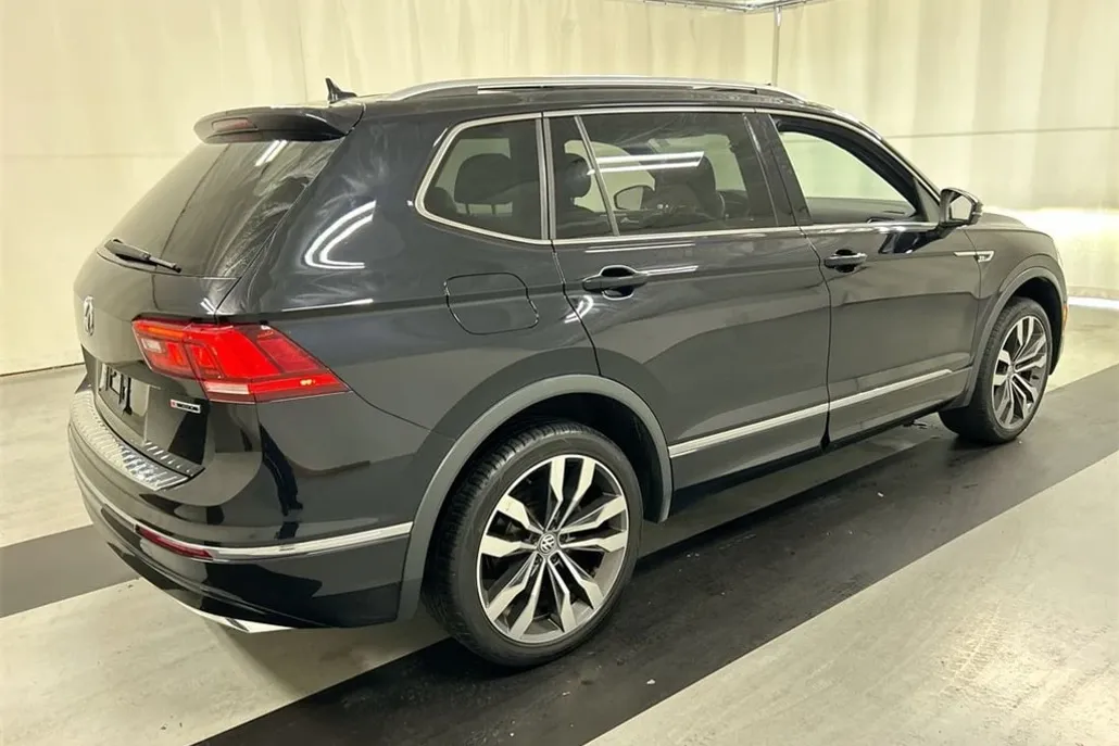 2021 Volkswagen Tiguan SEL Premium R-Line photo 1