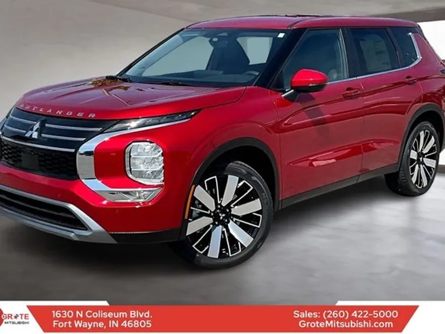 2025 Mitsubishi Outlander SE photo 1
