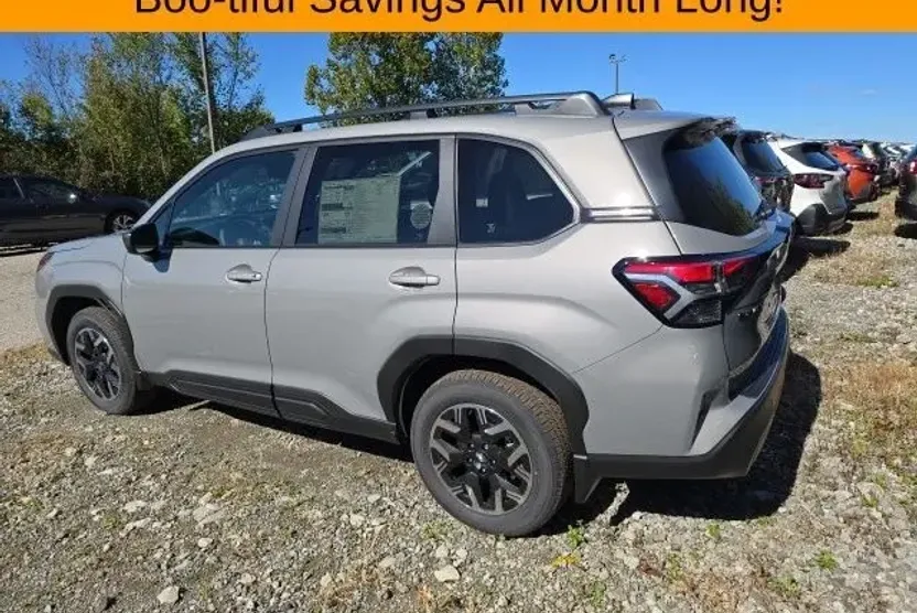 2025 Subaru Forester Premium Base photo 1