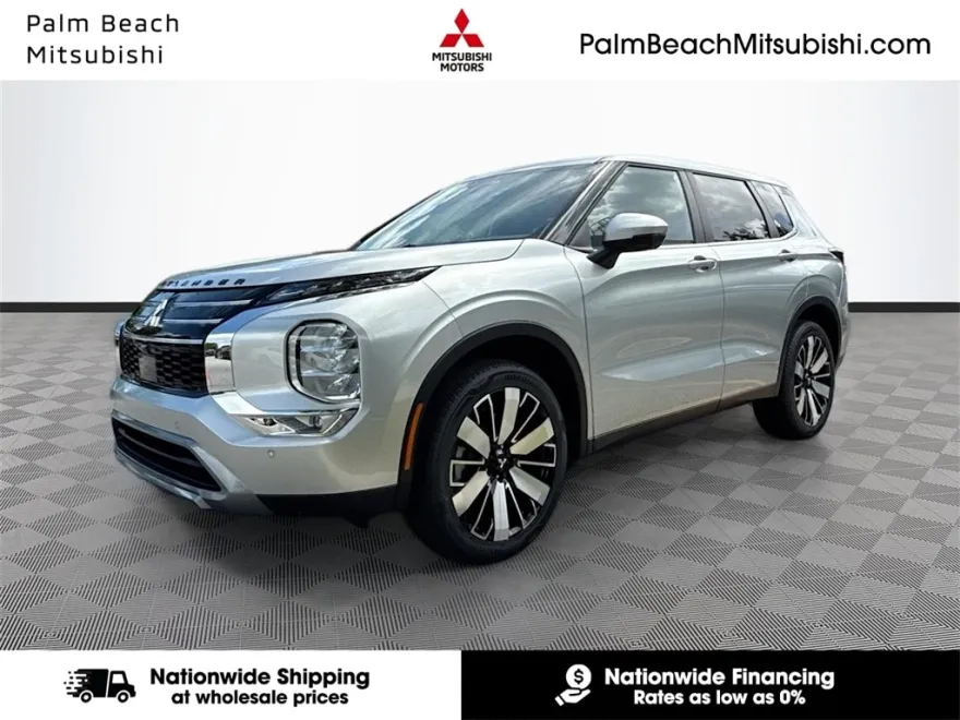 2025 Mitsubishi Outlander SE photo 1