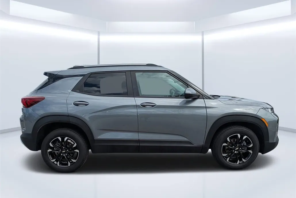2021 Chevrolet Trailblazer LT photo 1