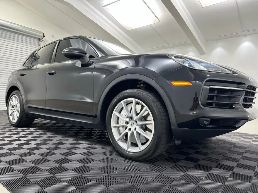 2019 Porsche Cayenne Base photo 1