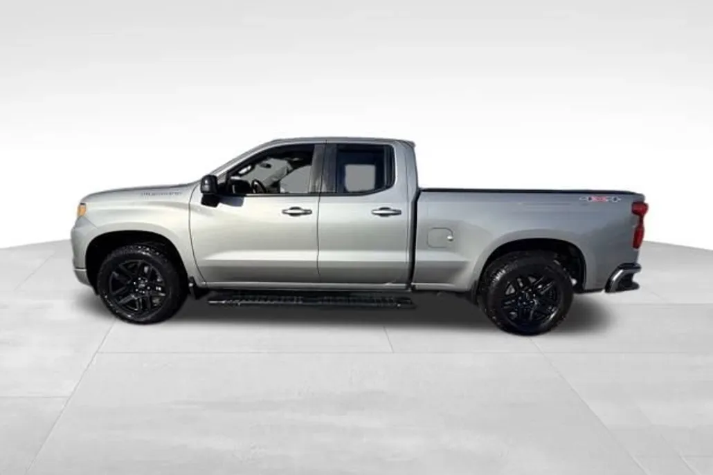 2023 Chevrolet Silverado 1500 RST photo 1
