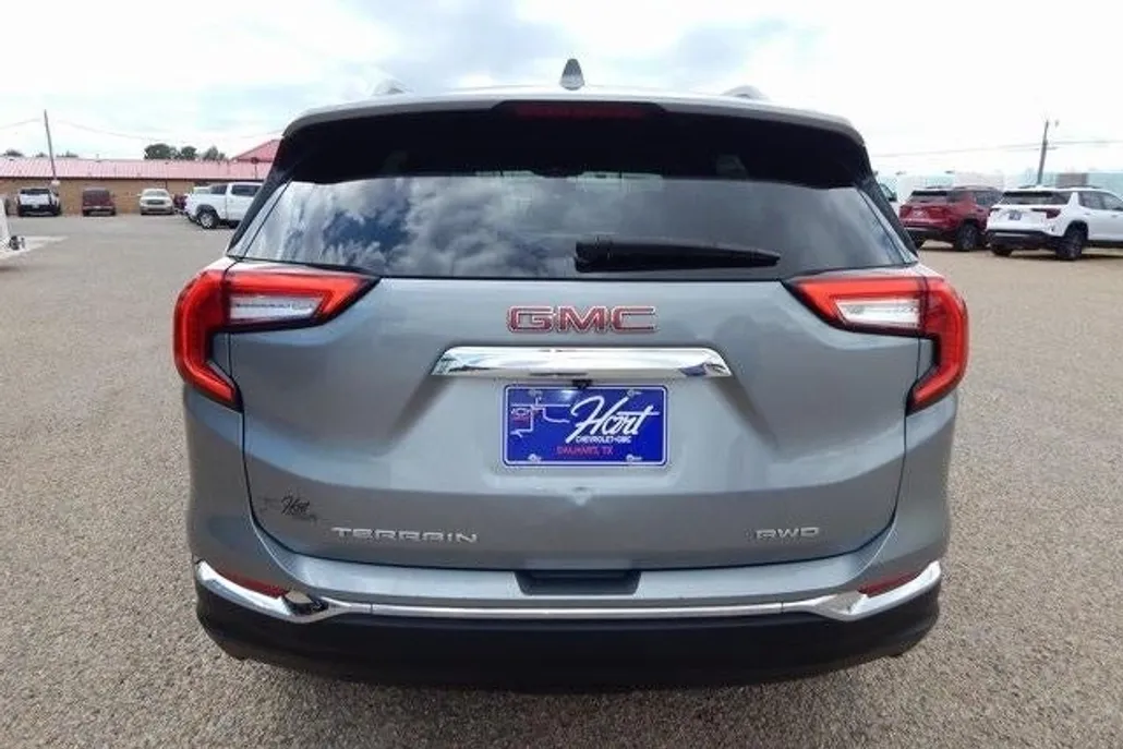 2024 Gmc Terrain SLT photo 1