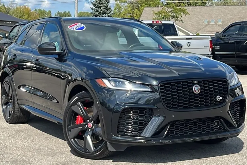 2023 Jaguar F-PACE SVR photo 1