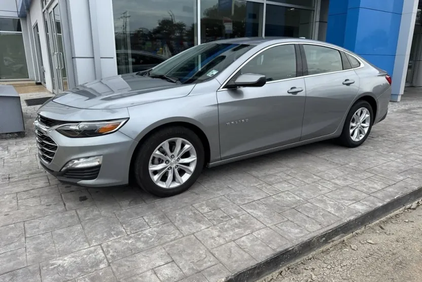2025 Chevrolet Malibu 1LT photo 1