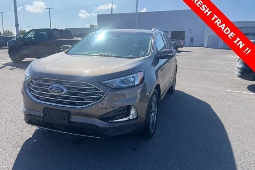 2019 Ford Edge Titanium photo 1