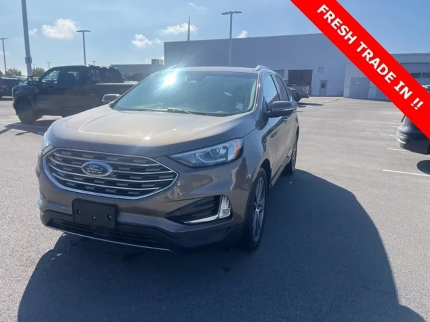 2019 Ford Edge Titanium photo 1