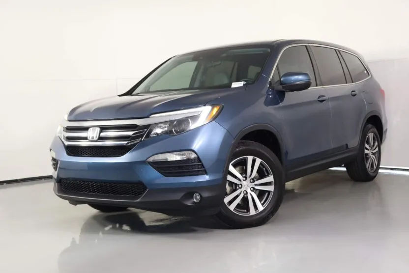 2017 Honda Pilot EX photo 1