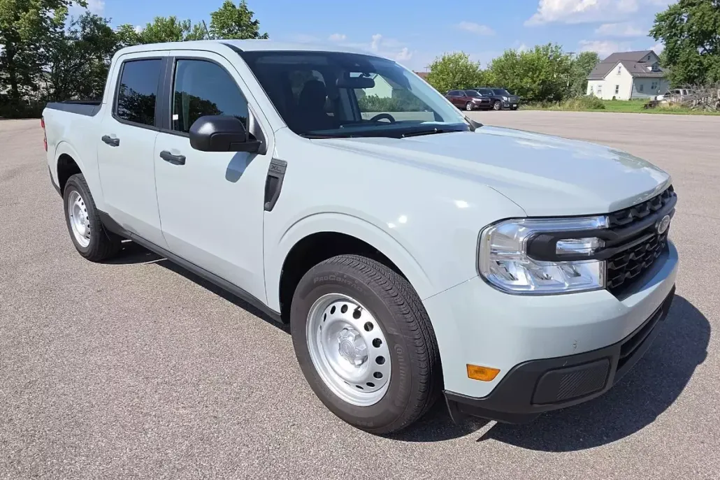 2024 Ford Maverick XL photo 1