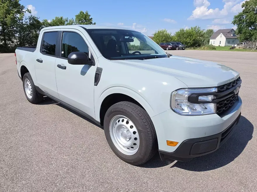 2024 Ford Maverick XL photo 1