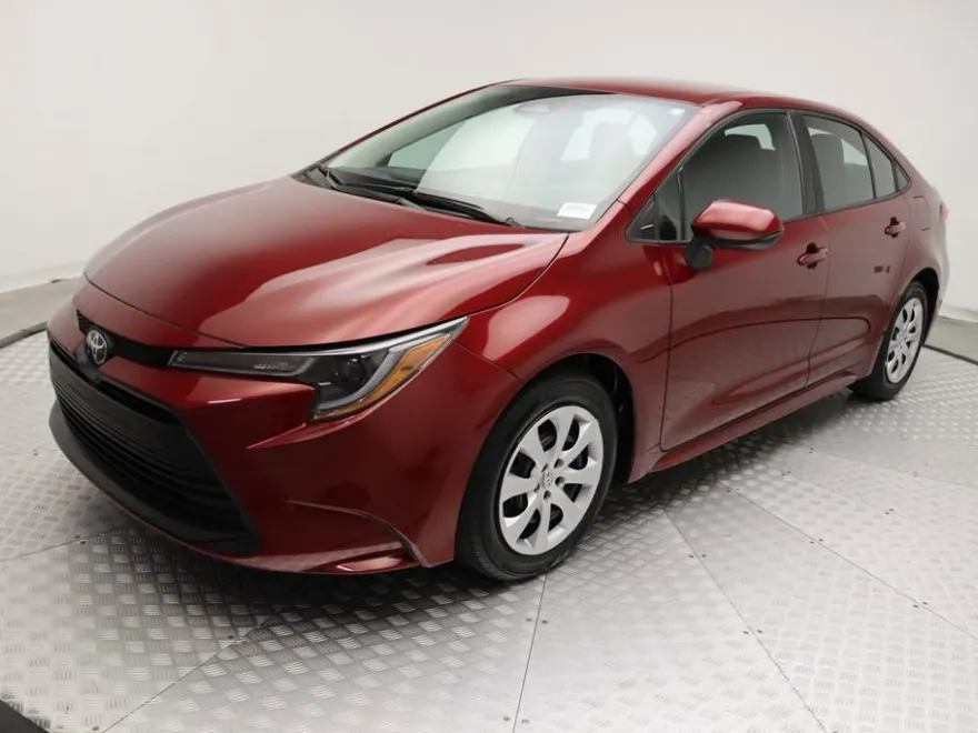 2023 Toyota Corolla LE photo 1