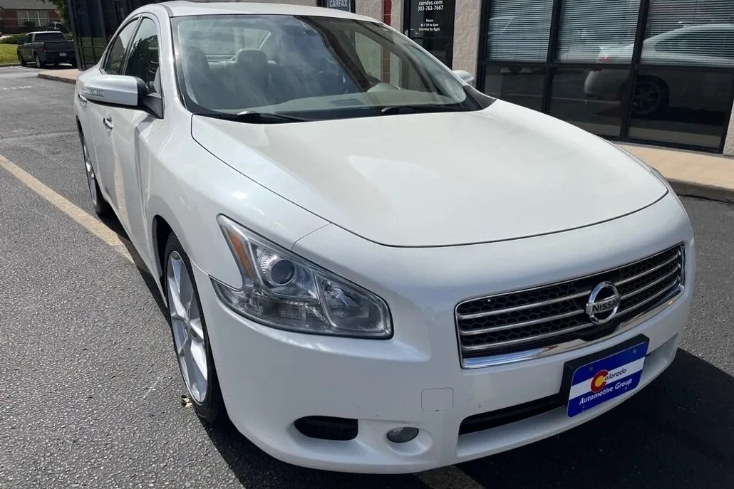 2009 Nissan Maxima S photo 1