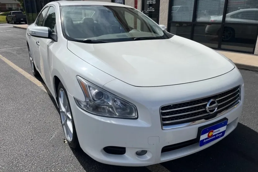 2009 Nissan Maxima S photo 1