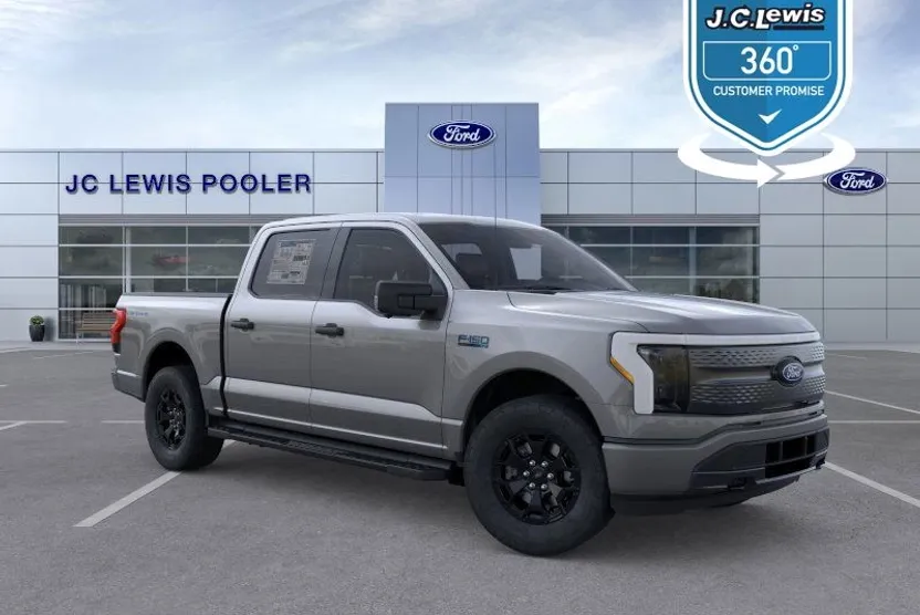 2025 Ford F-150 Lightning XLT photo 1