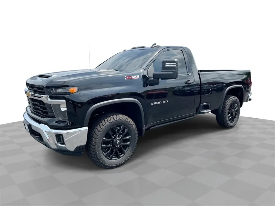 2025 Chevrolet Silverado 3500HD LT photo 1