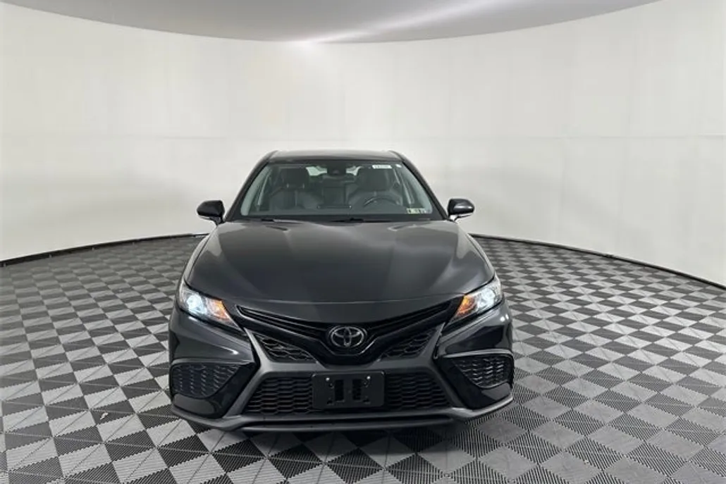 2023 Toyota Camry SE photo 1