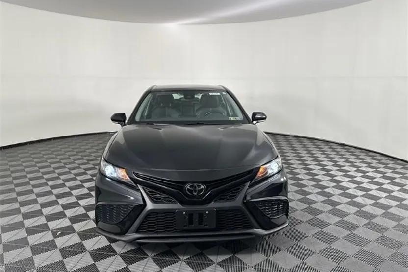 2023 Toyota Camry SE photo 1