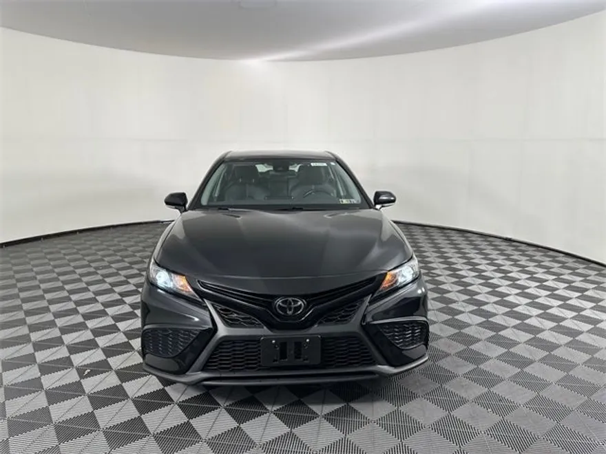 2023 Toyota Camry SE photo 1
