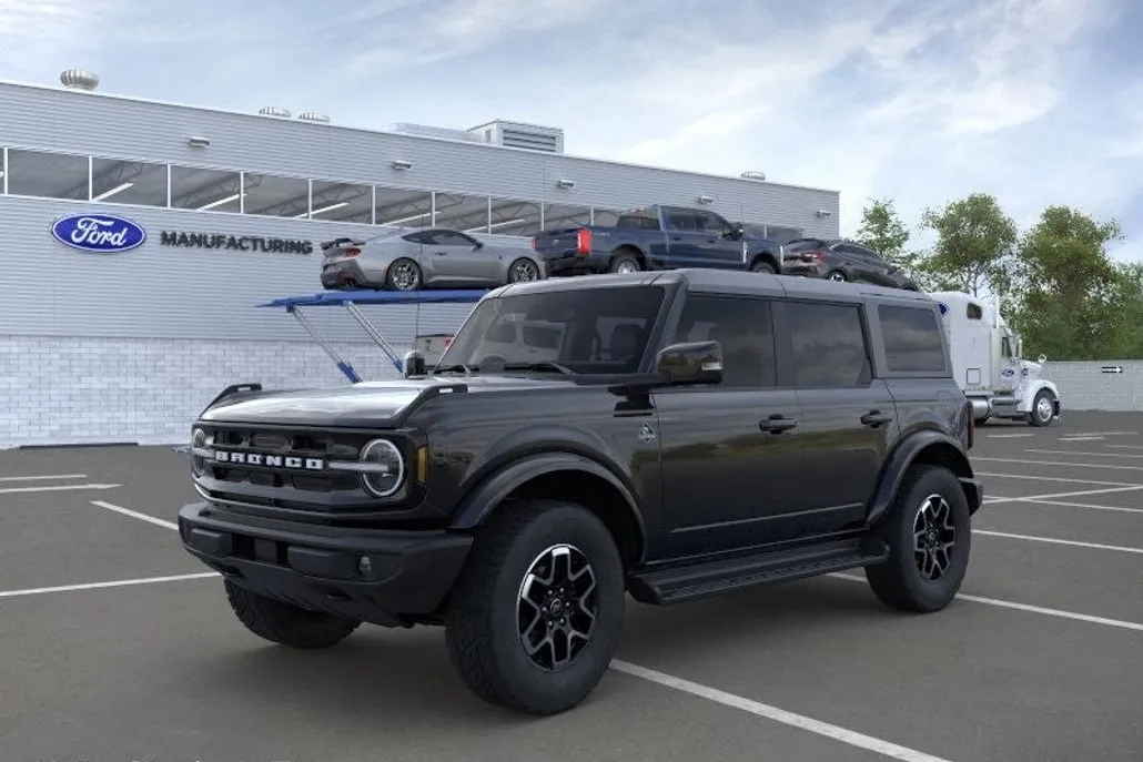 2025 Ford Bronco Outer Banks photo 1
