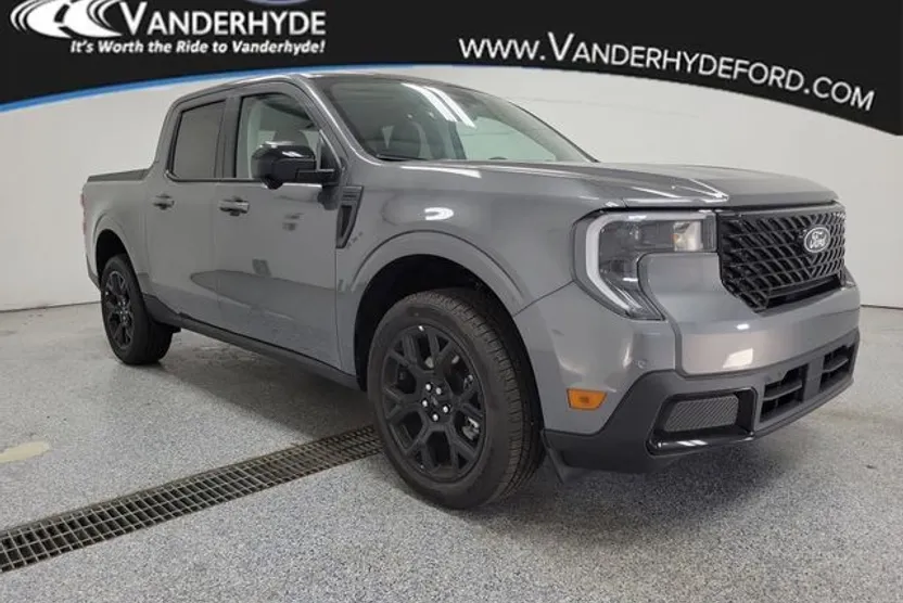 2025 Ford Maverick Lariat photo 1