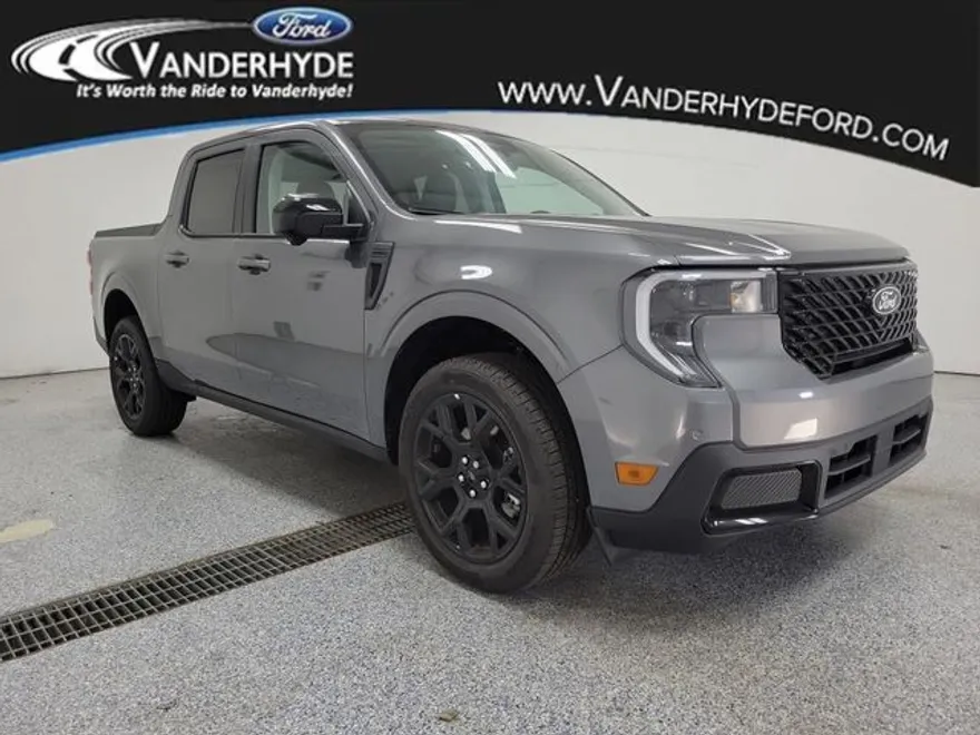 2025 Ford Maverick Lariat photo 1
