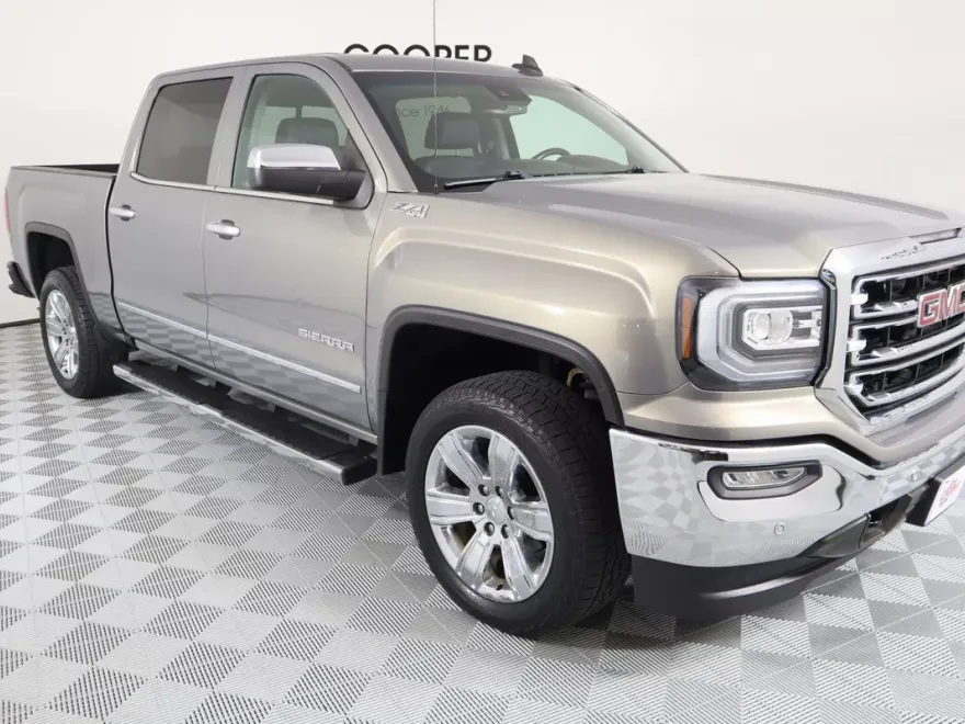 2017 Gmc Sierra 1500 SLT photo 1