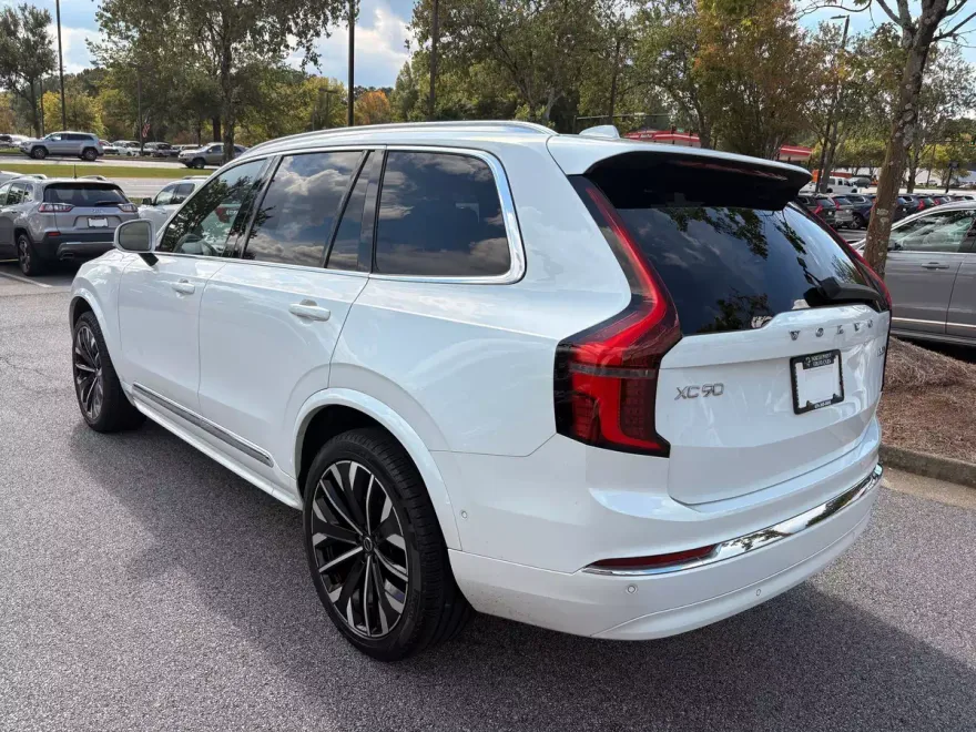 2025 Volvo XC90 B5 Plus photo 1