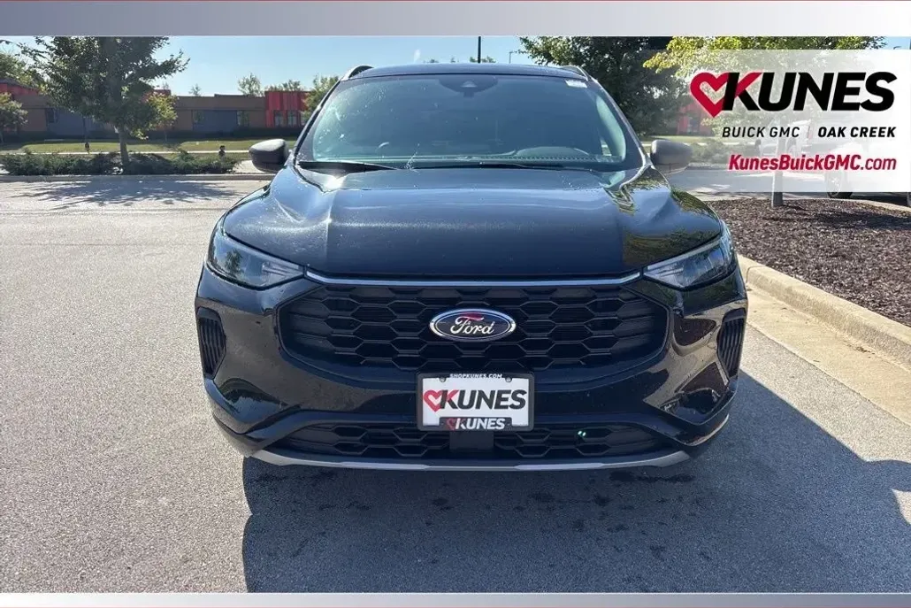 2024 Ford Escape ST-Line photo 1