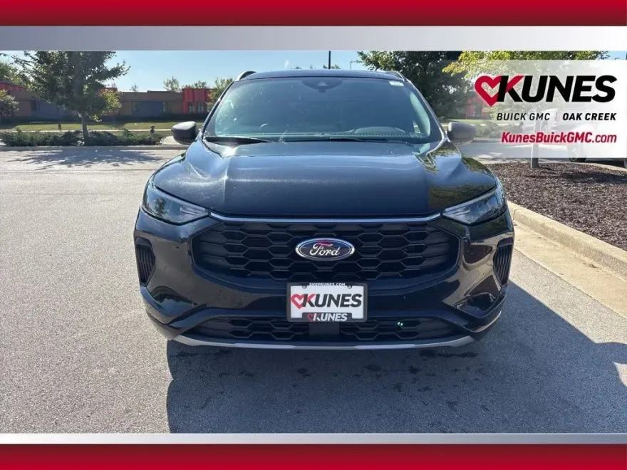 2024 Ford Escape ST-Line photo 1