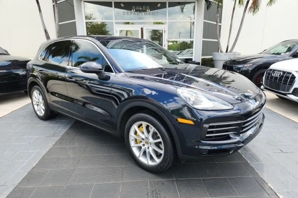 2021 Porsche Cayenne Base photo 1