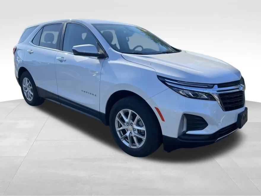 2022 Chevrolet Equinox LT photo 1