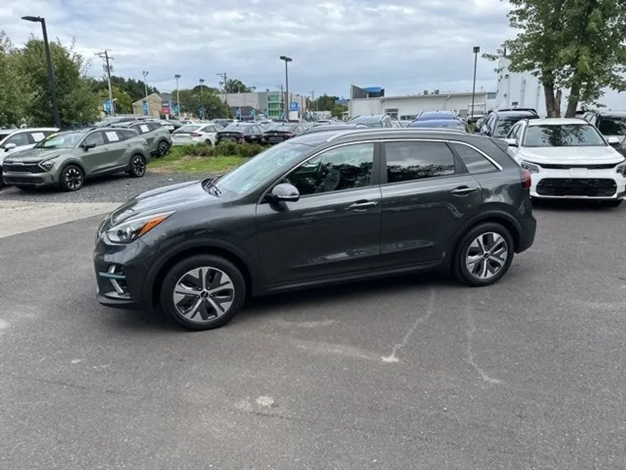 2022 Kia Niro EV S photo 1