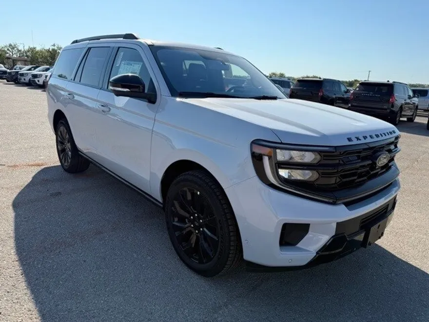 2025 Ford Expedition Platinum photo 1