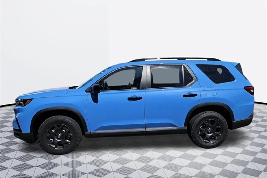 2025 Honda Pilot TrailSport photo 1