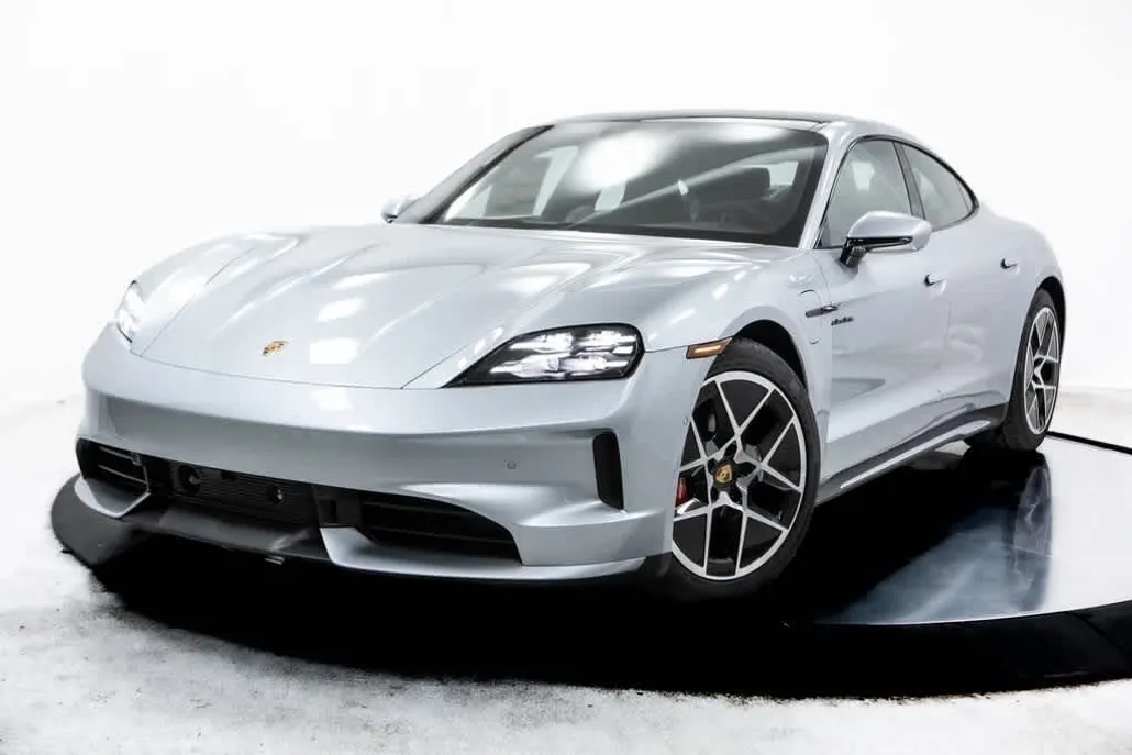 2025 Porsche Taycan 4S photo 1