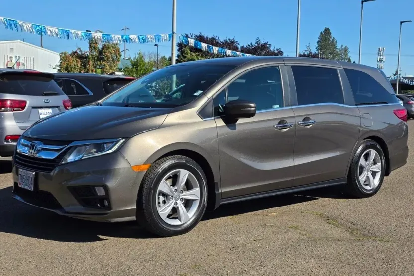 2020 Honda Odyssey EX-L photo 1