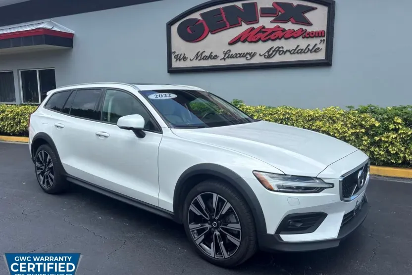 2022 Volvo V60 Cross Country T5 AWD photo 1