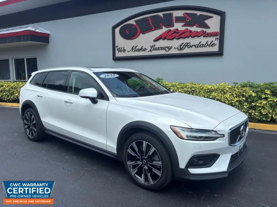 2022 Volvo V60 Cross Country T5 AWD photo 1
