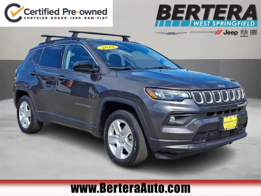 2022 Jeep Compass Latitude photo 1