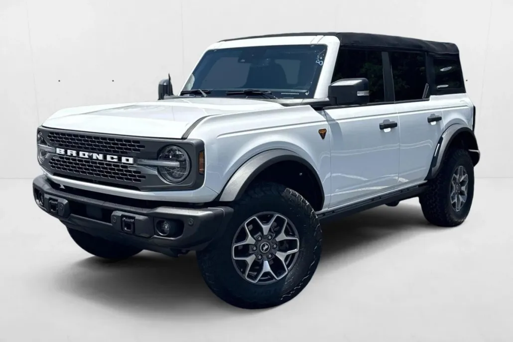 2023 Ford Bronco Badlands photo 1