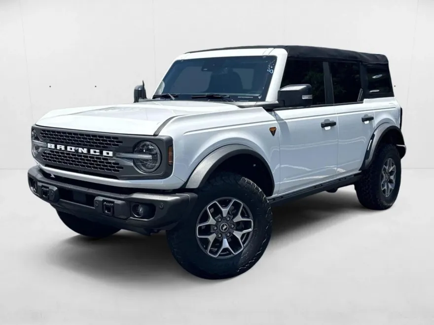 2023 Ford Bronco Badlands photo 1