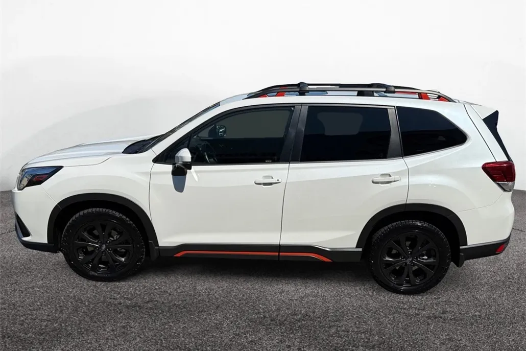 2023 Subaru Forester Sport photo 1