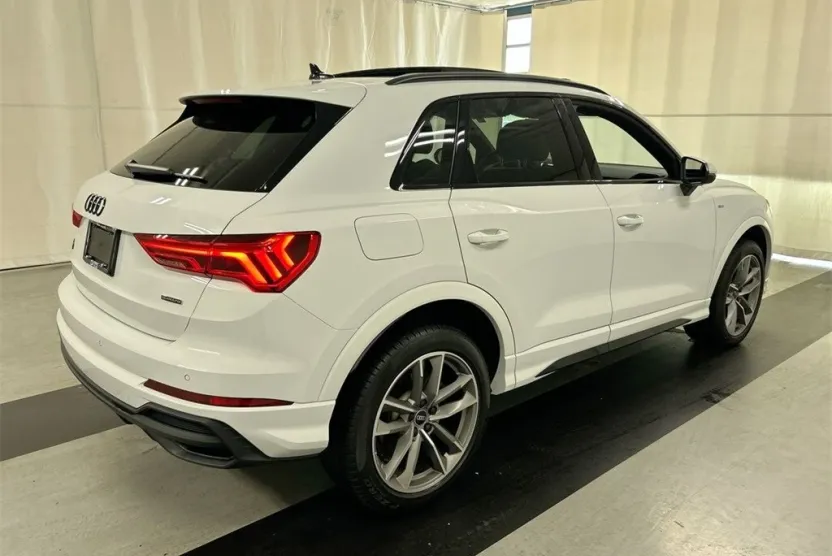 2024 Audi Q3 Premium Plus photo 1