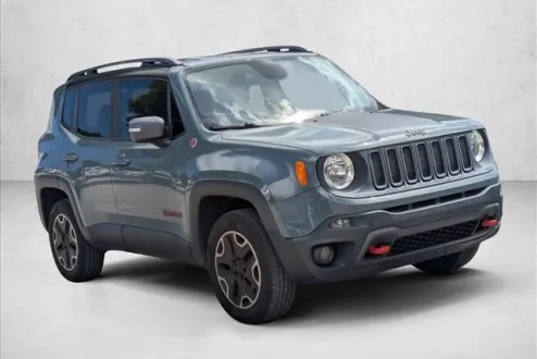 2015 Jeep Renegade Trailhawk photo 2