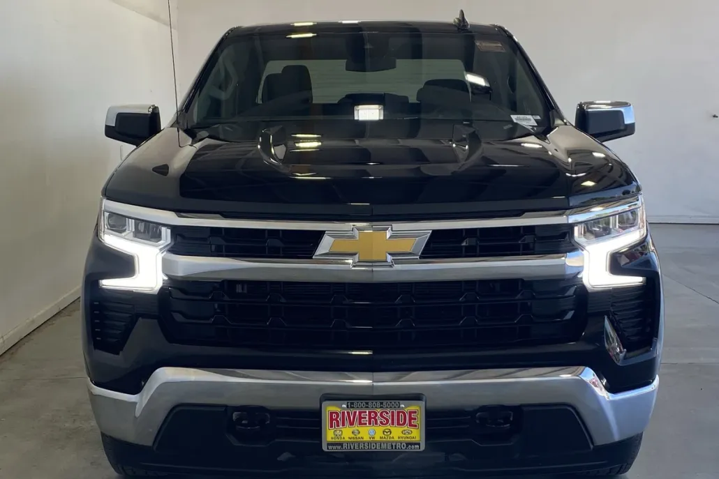2024 Chevrolet Silverado 1500 LT photo 1