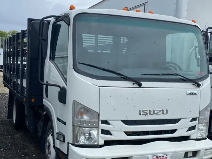 2017 Isuzu NQR photo 1